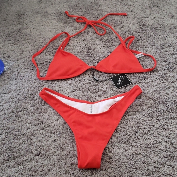 Red zaful bikini - Picture 3 of 7